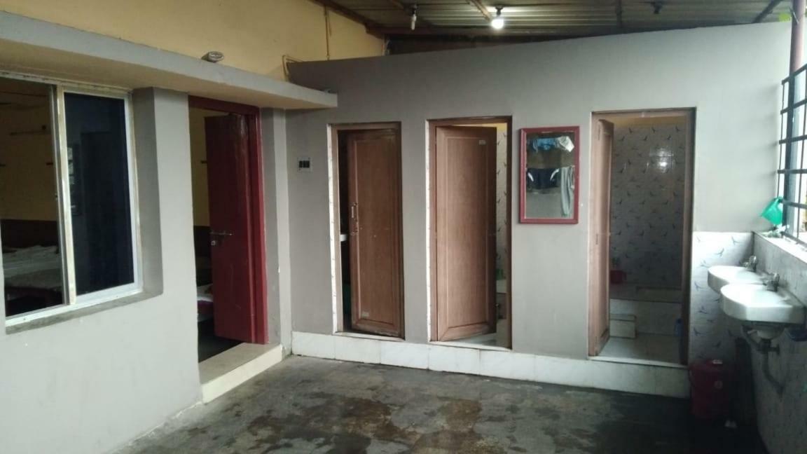 Hotel Narendra Niketan Kalkuta Zewnętrze zdjęcie